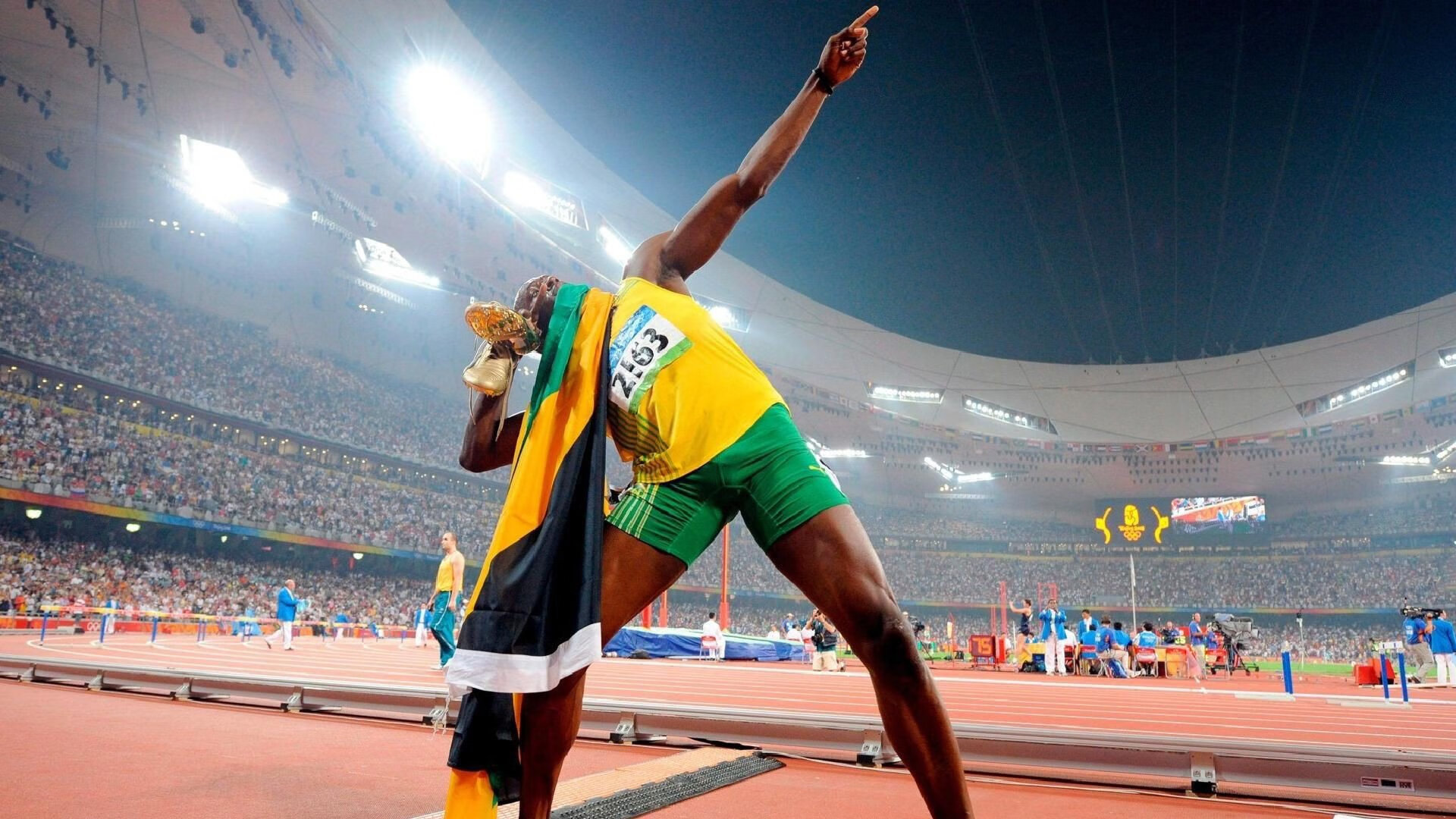 国足球员赛后接受采访表达信心,国足赛后采访视频